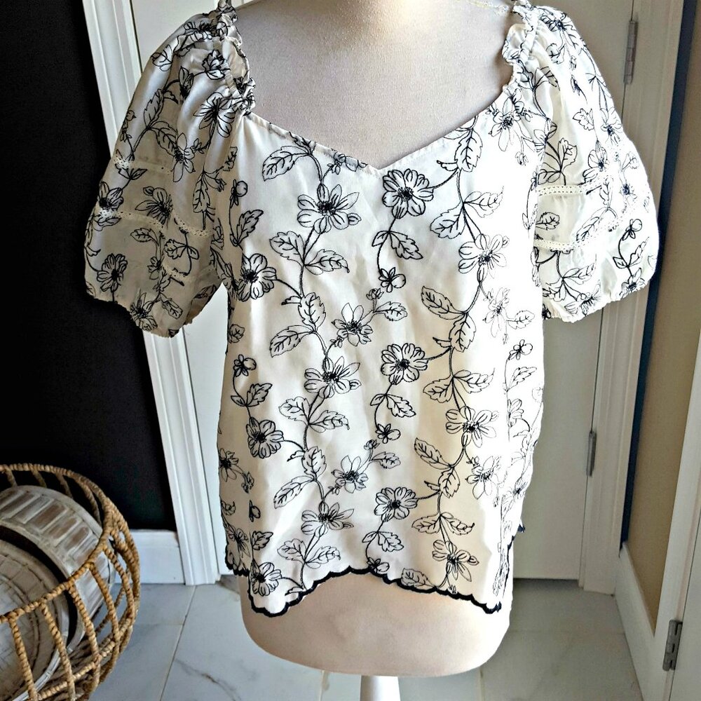 NEW! SKETCH Floral EMBROIDERED BLOUSE SOLITAIRE